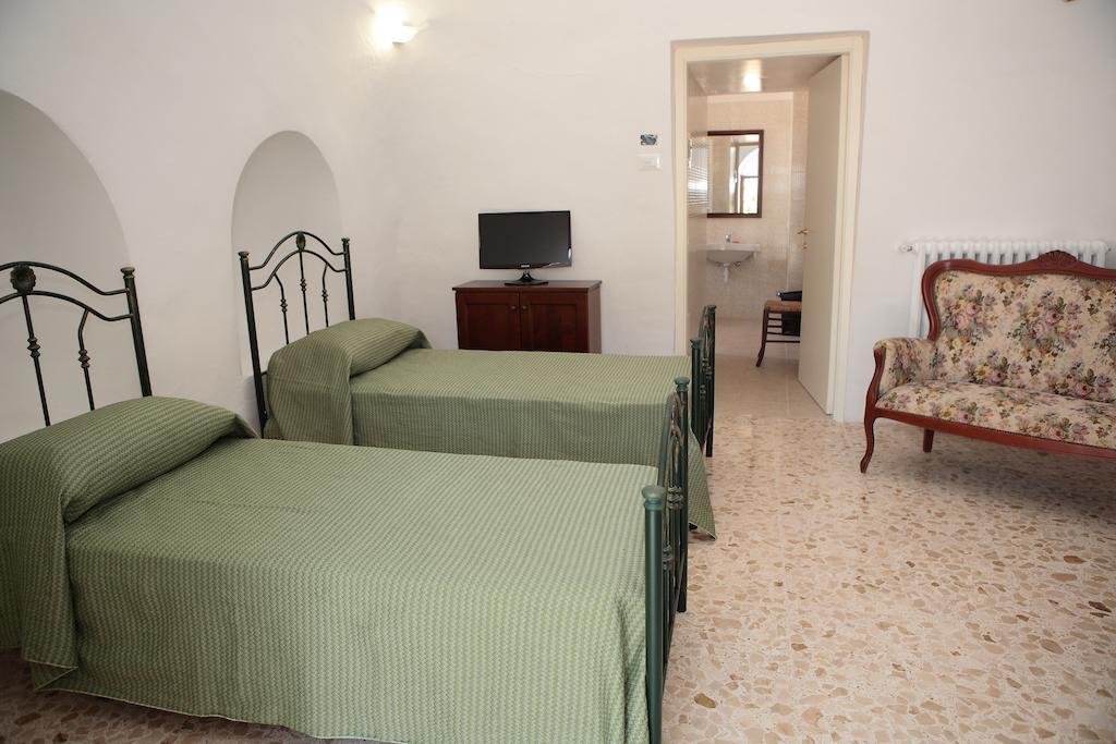 Agriturismo Masseria Casedde Vecchie Βίλα Μαρτίνα Φράνκα Δωμάτιο φωτογραφία